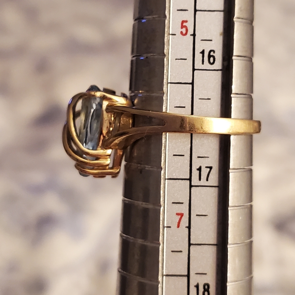 Blue topaz 14k yg ring - Picture 8 of 8